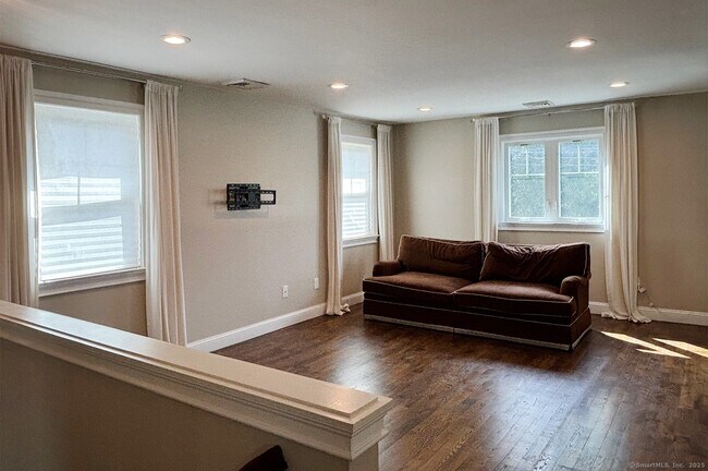 Photo - 165 Nordstrand Ave House