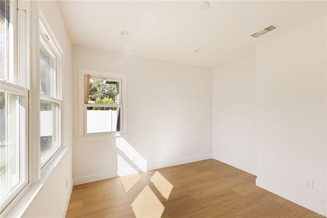 Photo - 22457 Berdon St