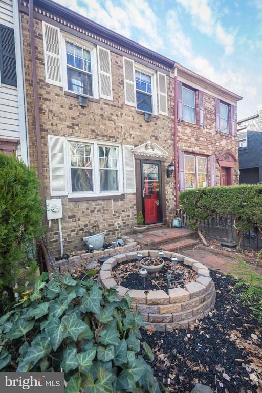 Building Photo - 730 6th St NE Rental