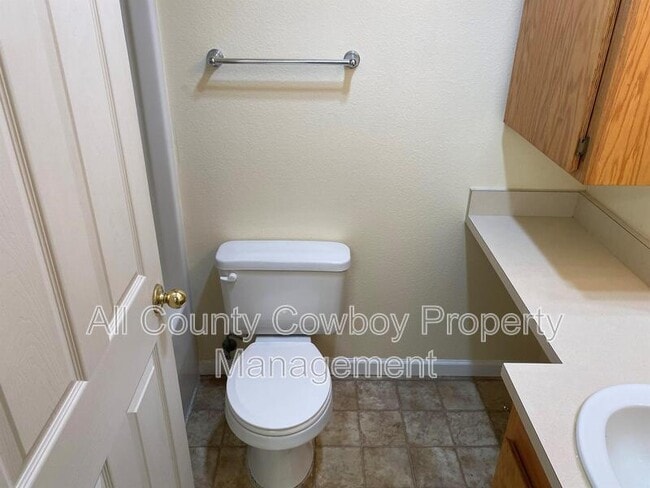 Photo - 509 E Curtis St Unit Apt. 103