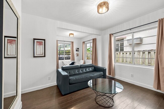 Photo - 937 Michigan Ave Unidad SI ID1540444P