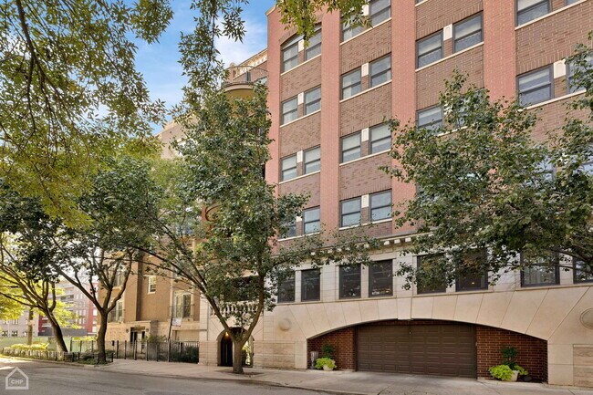 Building Photo - 1426 N Orleans St Unit 203 Rental