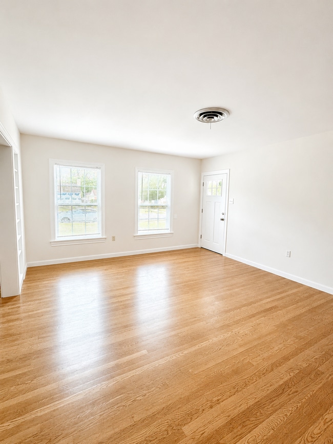 Photo - 2111 Live Oak St