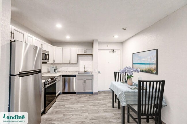 Building Photo - 2305 Aaron St Unit 217.1412365