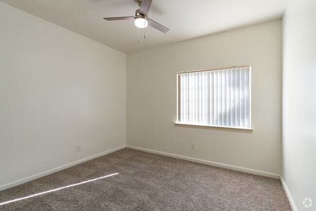 2BD, 1BA - 894SF