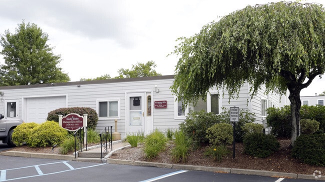 Photo - Taunton Gardens