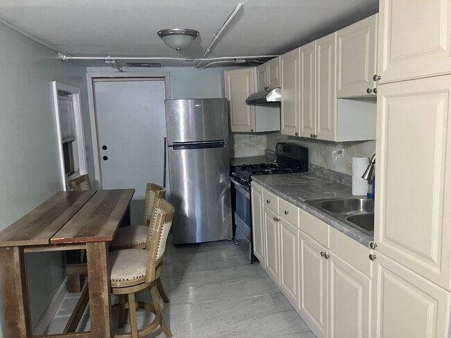 Building Photo - 3851 W Cermak Rd Rental