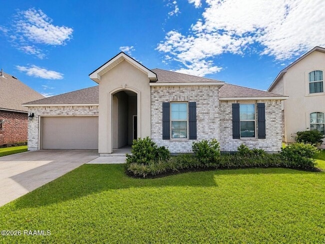 Building Photo - 115 Rue Chateau Royal Dr