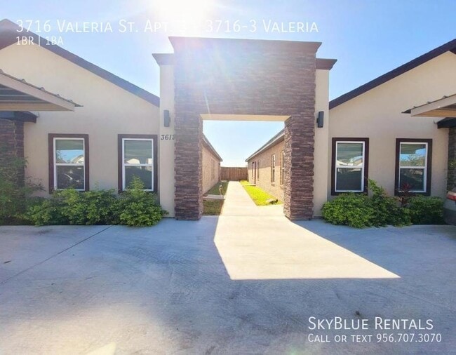 Building Photo - 3716 Valeria St Unit 3716-3 Valeria