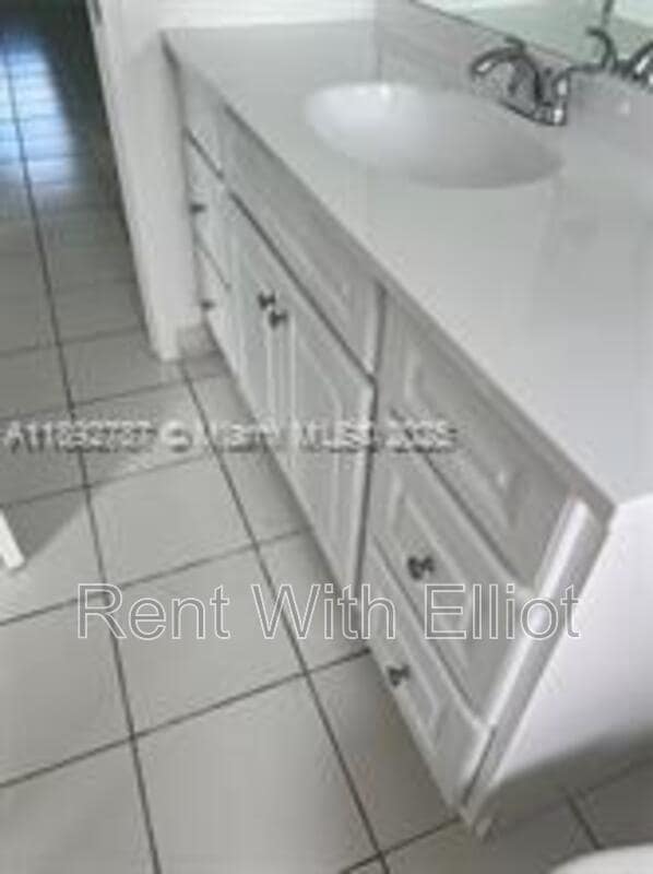 Photo - 500 NE 2nd St