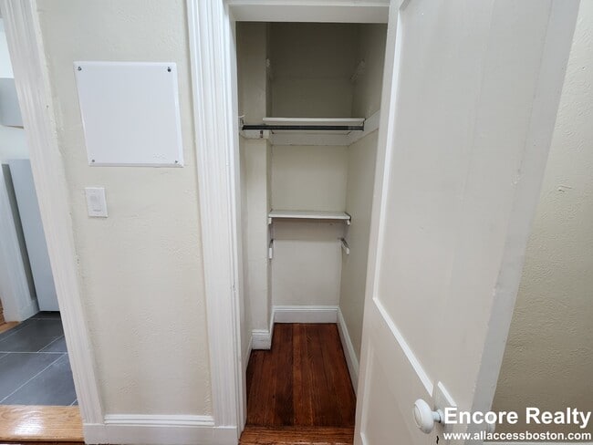 31 James St Unit 4