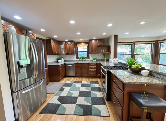 Photo - 33 Clearwater Rd