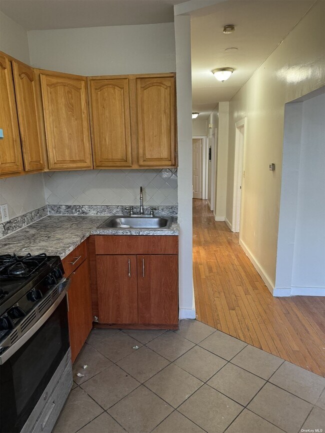 Photo - 94-27 Merrick Blvd