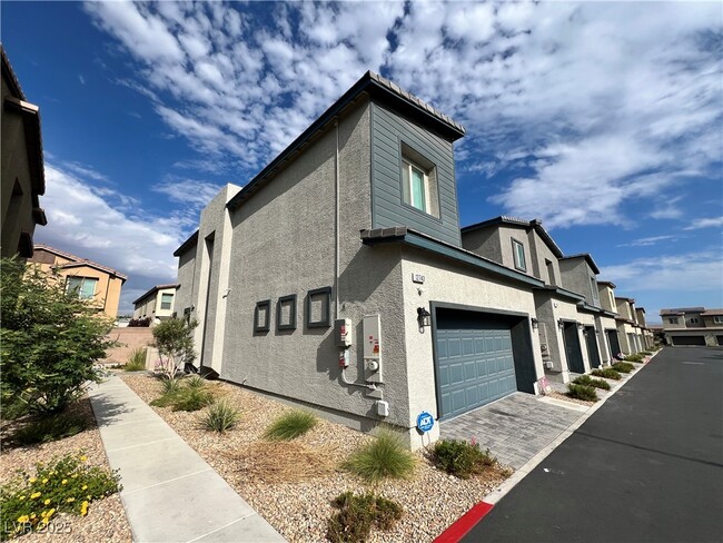 Building Photo - 12743 Epperly St Rental