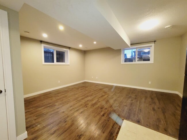 Photo - 11637-11125 125 St NW
