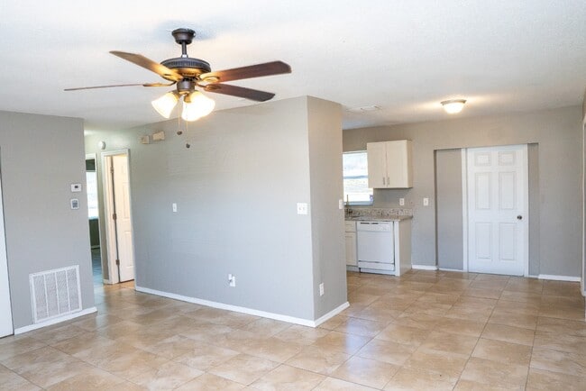 Photo - 1483 Elderton Dr