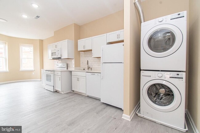 Building Photo - 2027 McCulloh St Rental