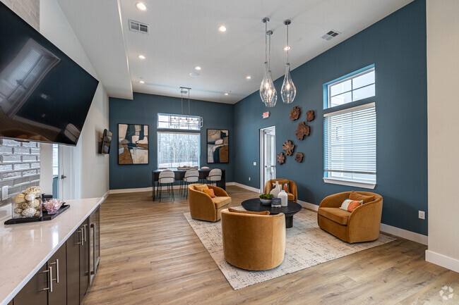 2BR, 2BA - 1,212 - Lobby