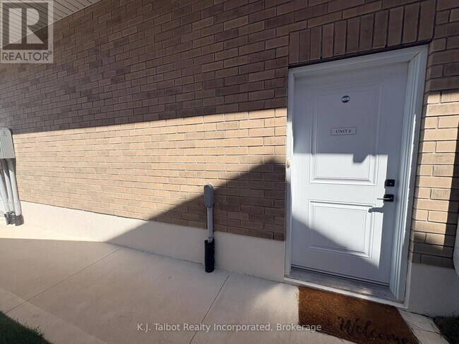 Photo - 451 Woodridge Dr