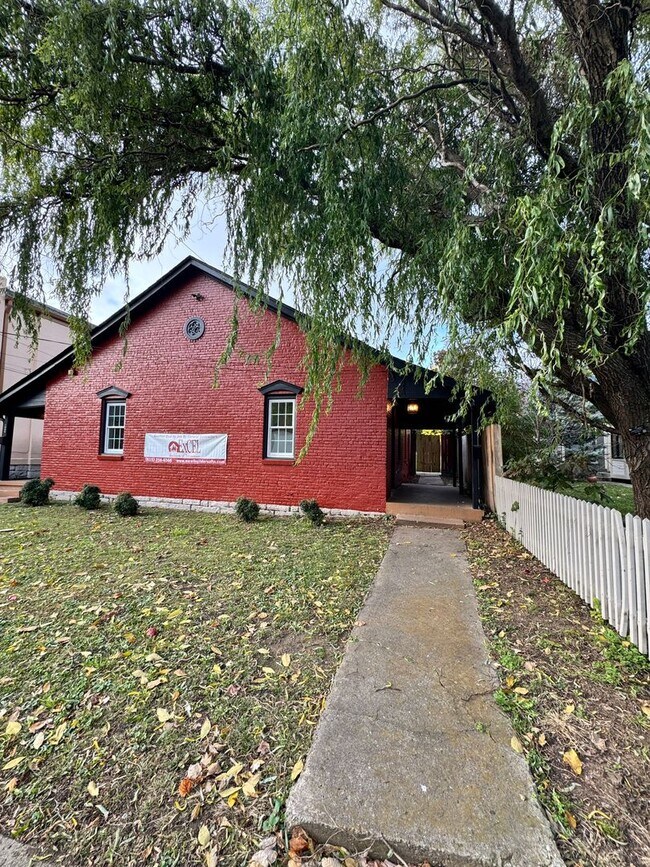 Photo - FULLY FURNISHED - Beautiful 1 Bed, 1 Bath Located in Historic Germantown w/ Flexible Lease Terms!