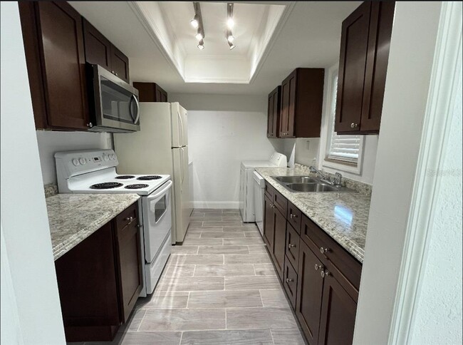 Photo - 2526 Lemon Tree Ln Unit L