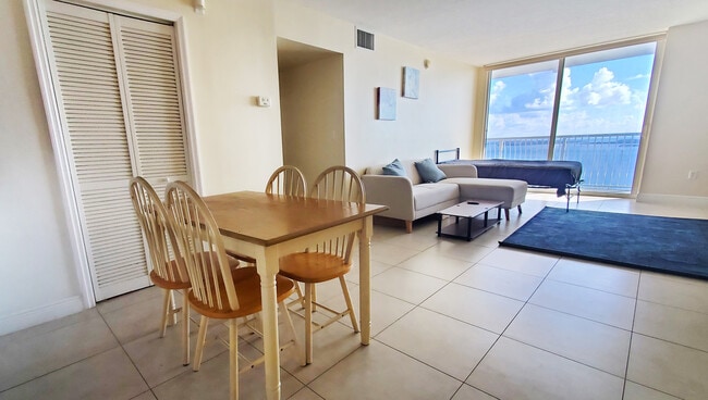 1200 Brickell Bay Dr Unit 2803