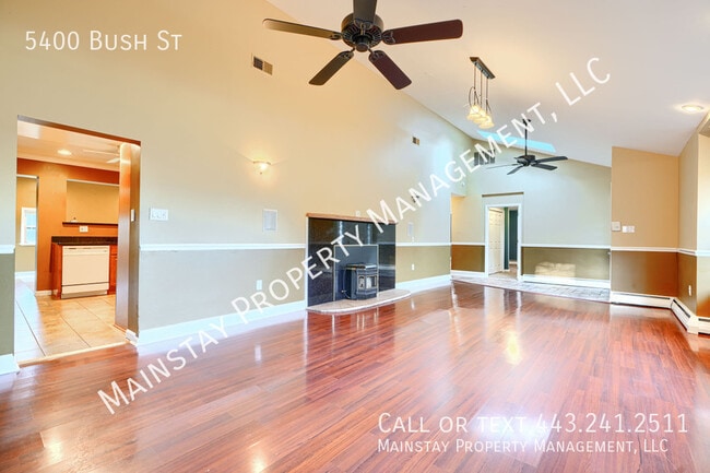 Photo - 5400 Bush St