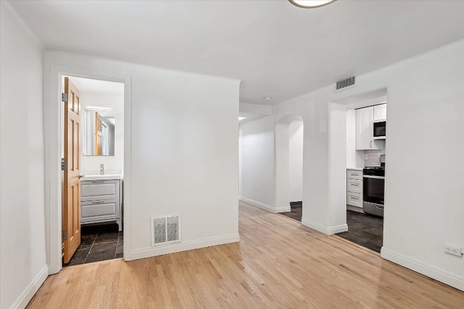 Photo - 489 S Sherman St Unidad 1