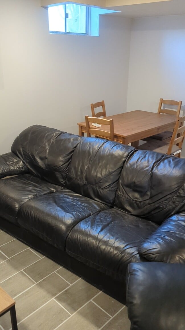 Building Photo - 10 Richview Ct Unit Apt