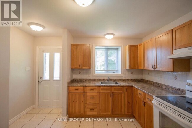 Photo - 341 New St Unit 1