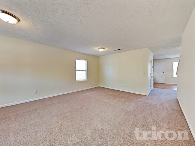 Photo - 1009 Harmony Ln