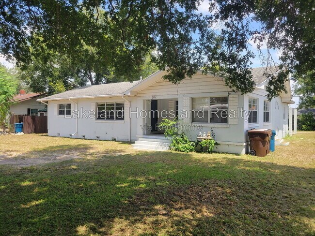 Photo - 307 Steedly Ave