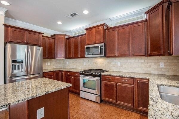 Photo - 2295 Manor View