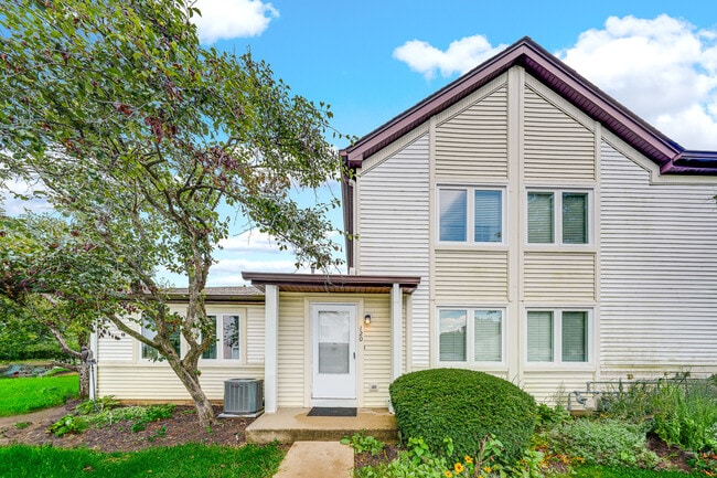 Photo - 120 W Inverrary Ln