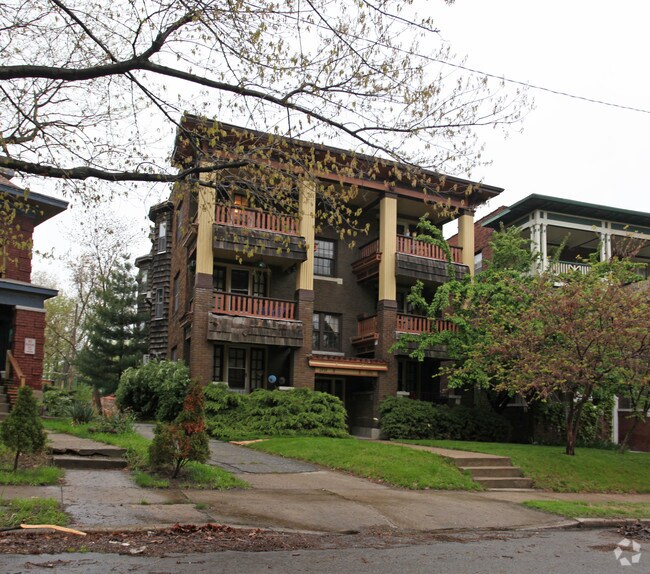 Photo - 2736 Charlotte St Apartments