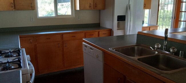 Photo - 15-1433-1433 25th Ave