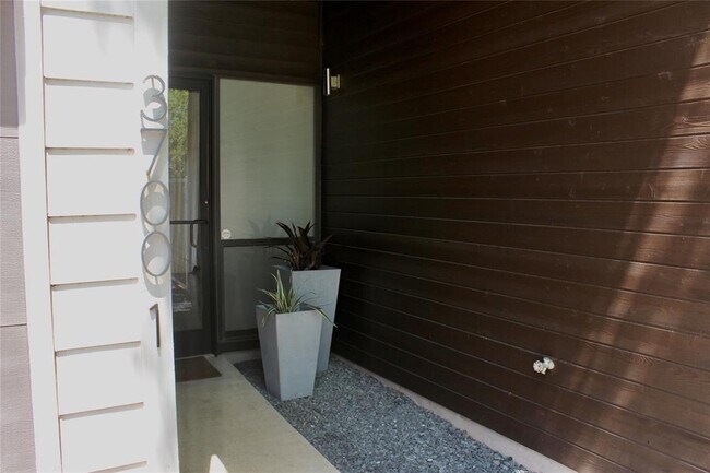 Photo - 3700 Garden Villa Ln Unit 1