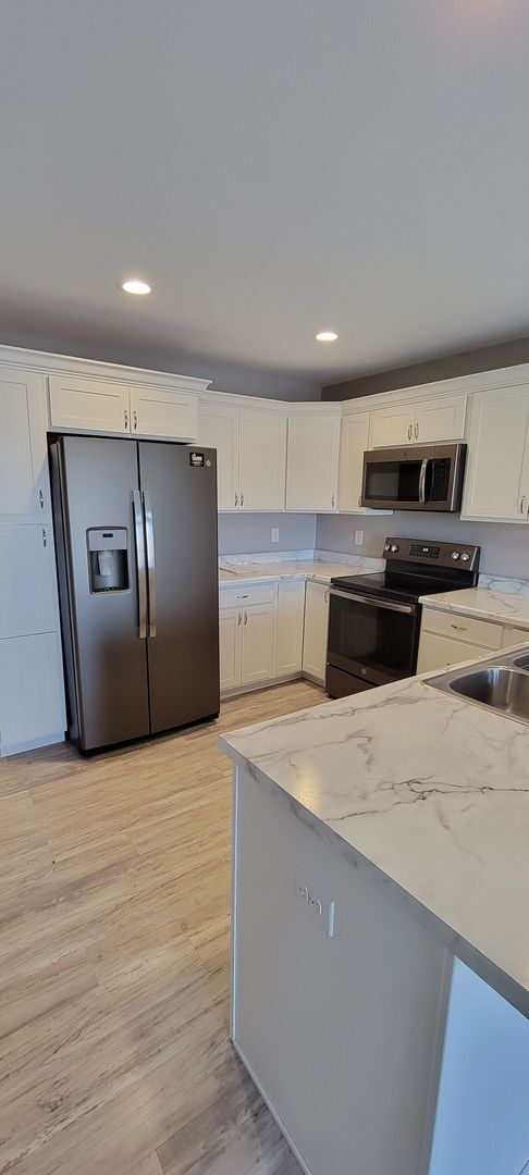Building Photo - 2 bed/2.5 bath condo for rent