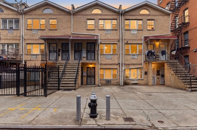 Building Photo - 315 E 163rd St Unit 2