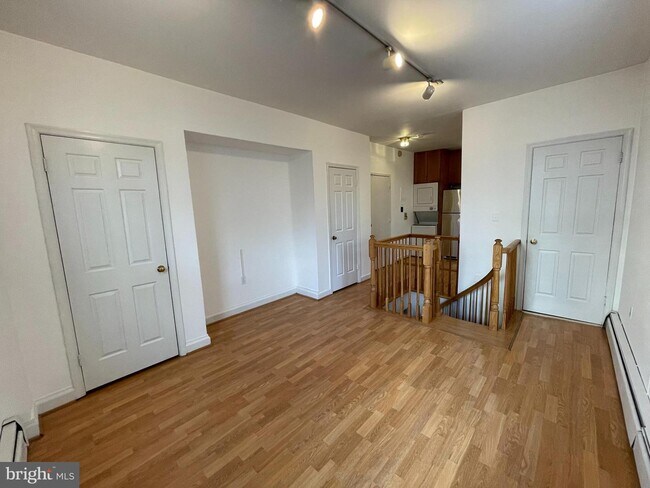 Photo - 1828 Riggs Pl NW Unidad 1