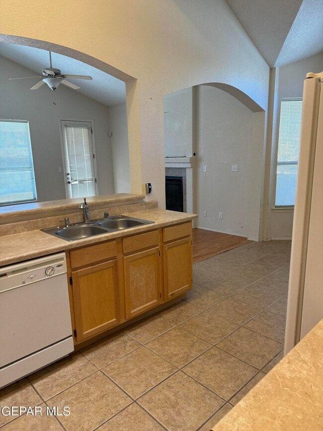 Photo - 10899 Northview Dr