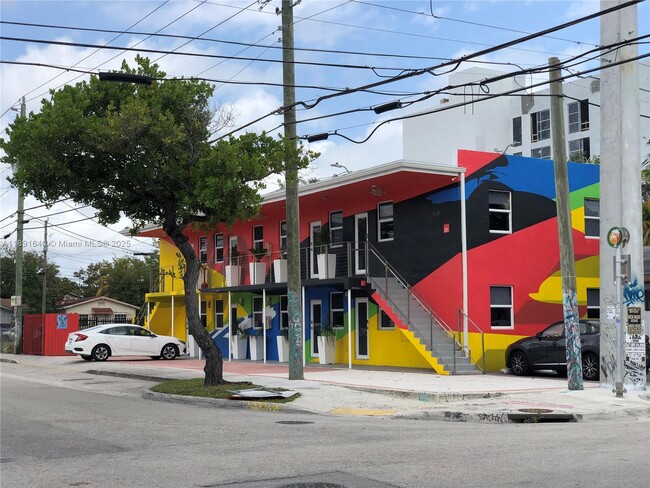Building Photo - 2601 NW 1st Ave Unit 6