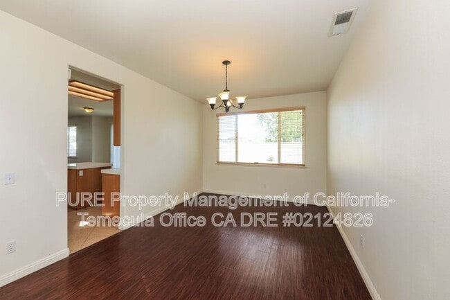 Photo - 35964 Camelot Cir