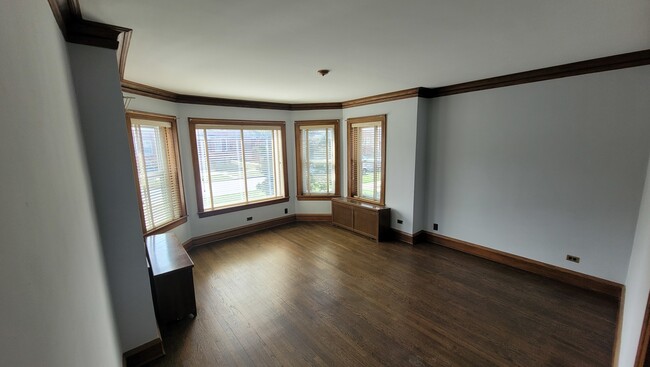 Photo - 5228 W Hutchinson St Unit 2