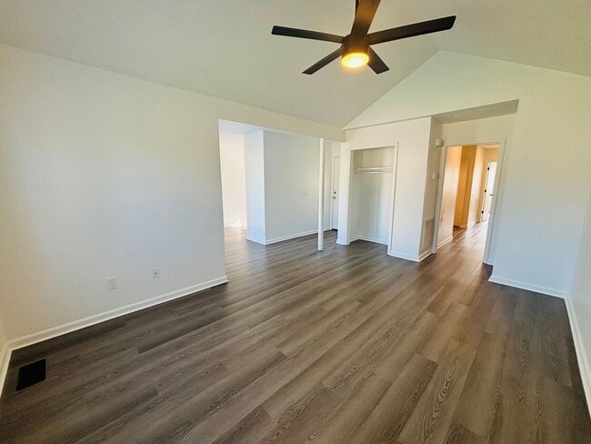 Photo - 1443 Sandy Cir