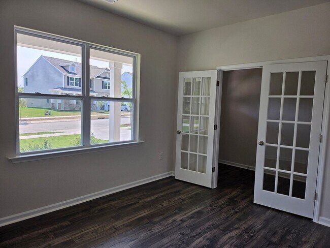 Photo - 925 Canis Minor Rd