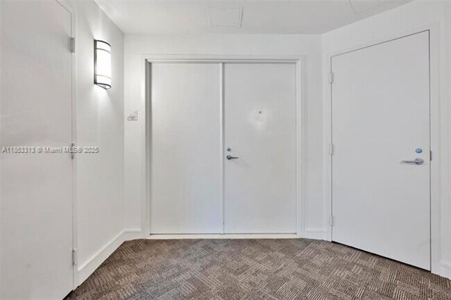 Photo - 3131 NE 188th St Unidad 3131 NE 188th St 1-1212