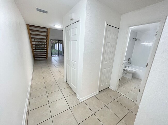 Photo - 2759 Hunt Club Ln