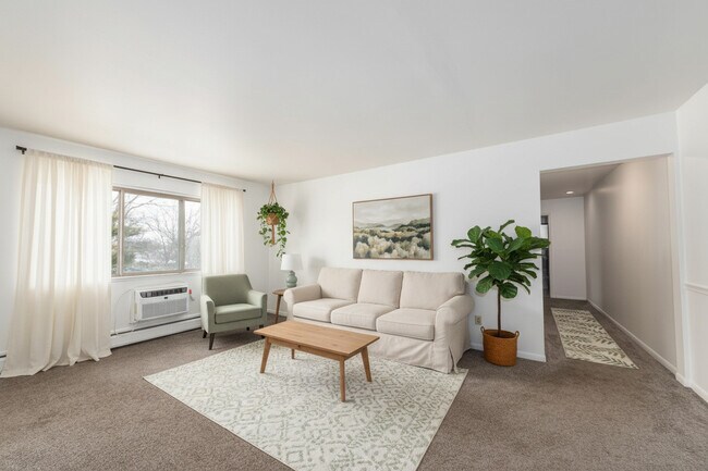 Virtually Staged – Unit Unfurnished