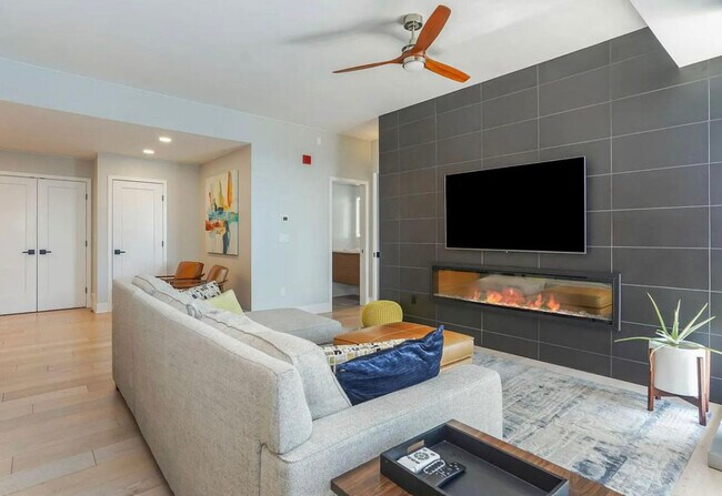 335 Bridge St NW Unidad 1502